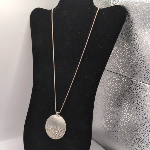 Gloria Vanderbilt Rhinestone / Swarovski Crystal Pendant Necklace - 32" Chain - Picture 3 of 10